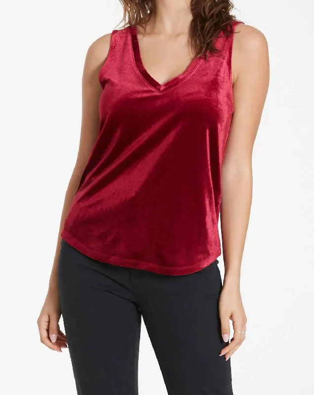 Acacia Tank Top In Berry PiePerformance jacket